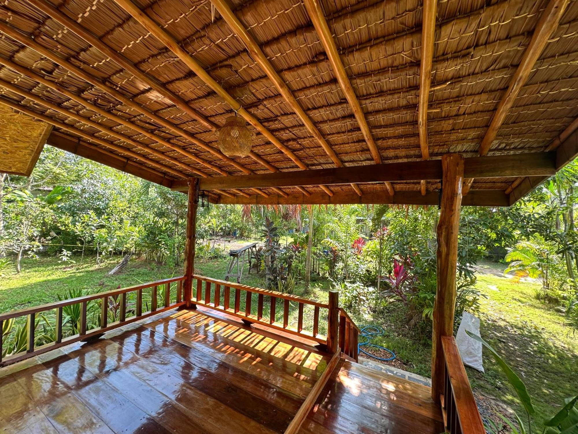Koh Jum Bungalow & Hostel Екстер'єр фото