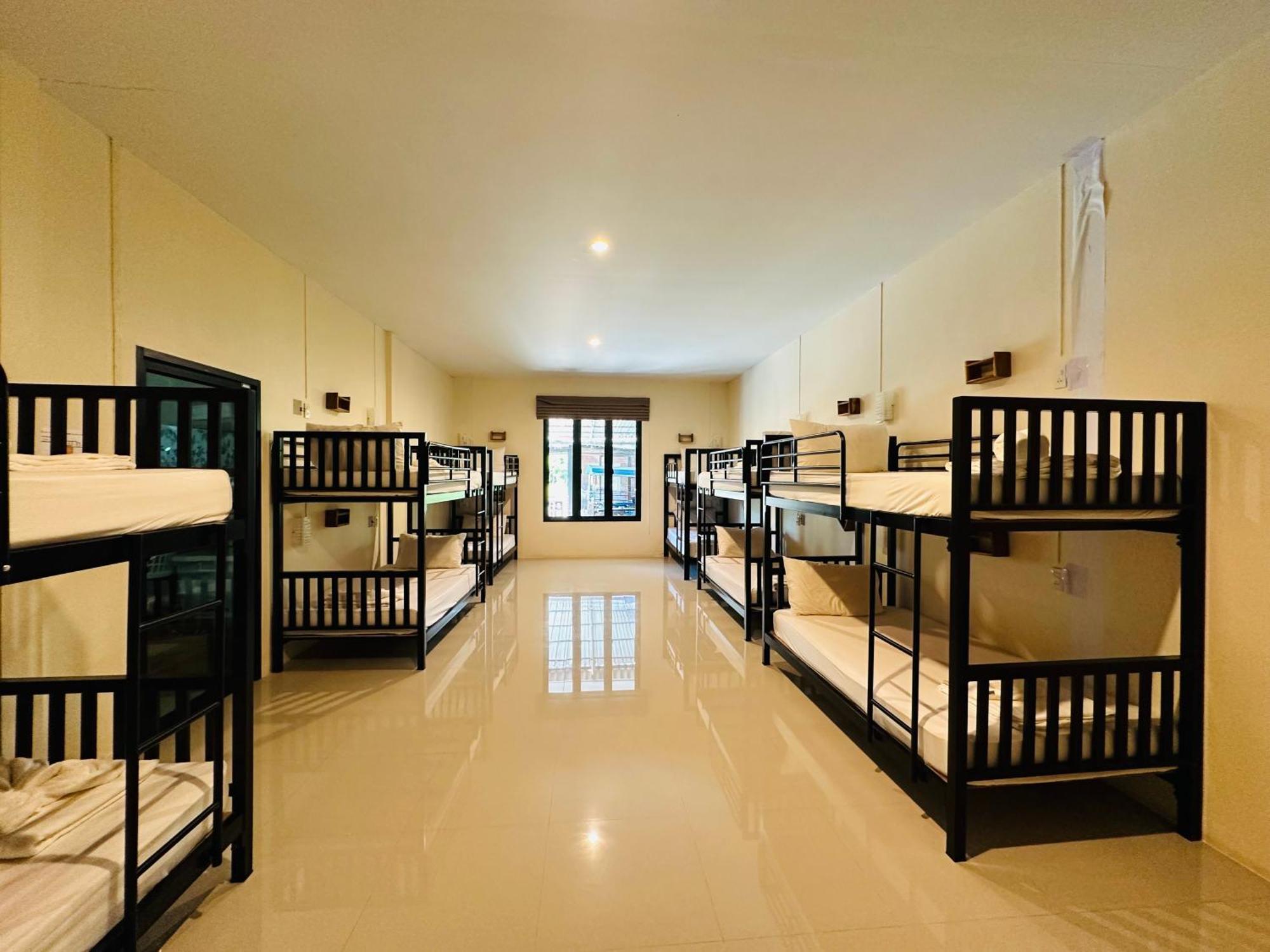 Koh Jum Bungalow & Hostel Екстер'єр фото