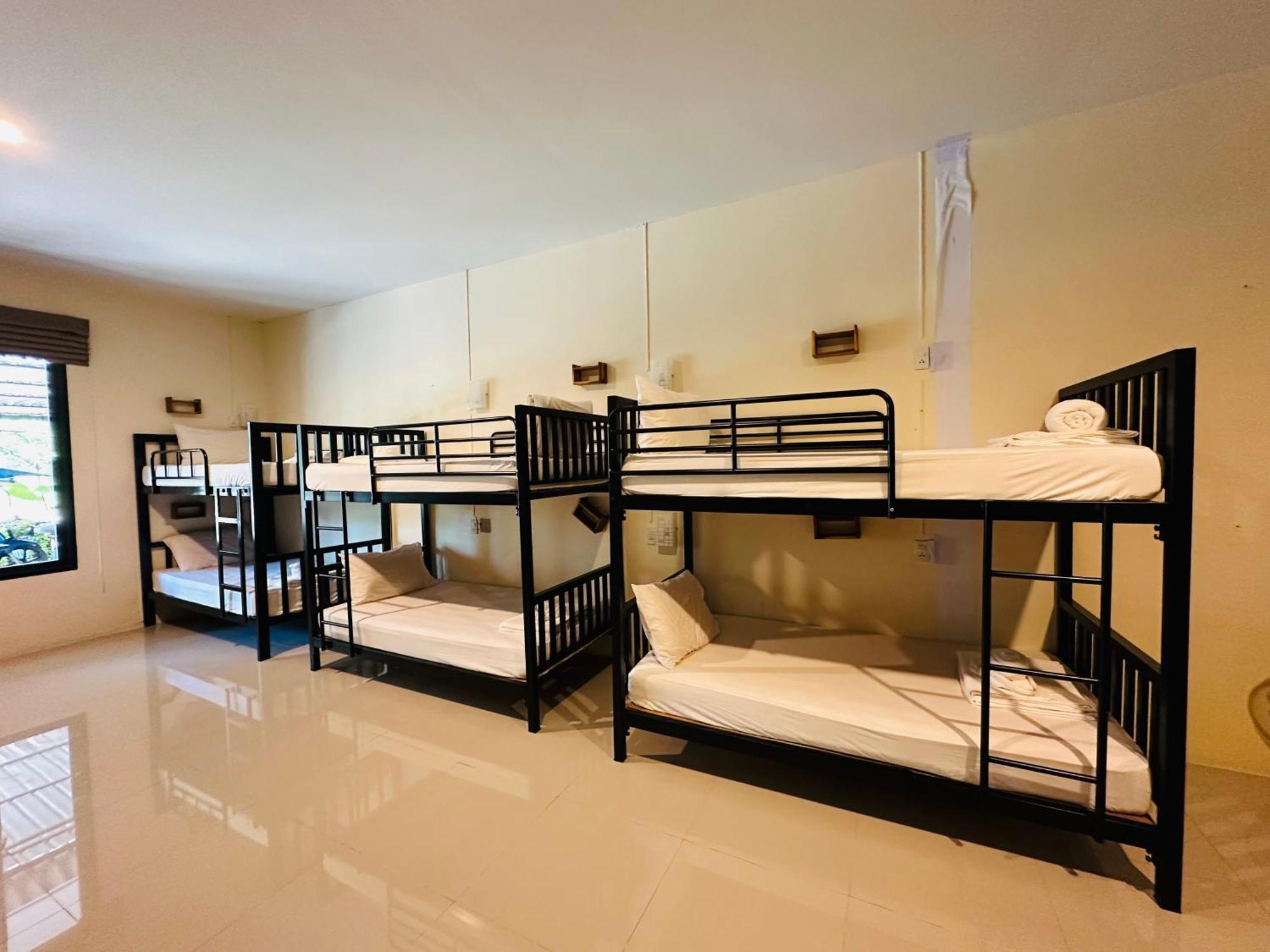 Koh Jum Bungalow & Hostel Екстер'єр фото