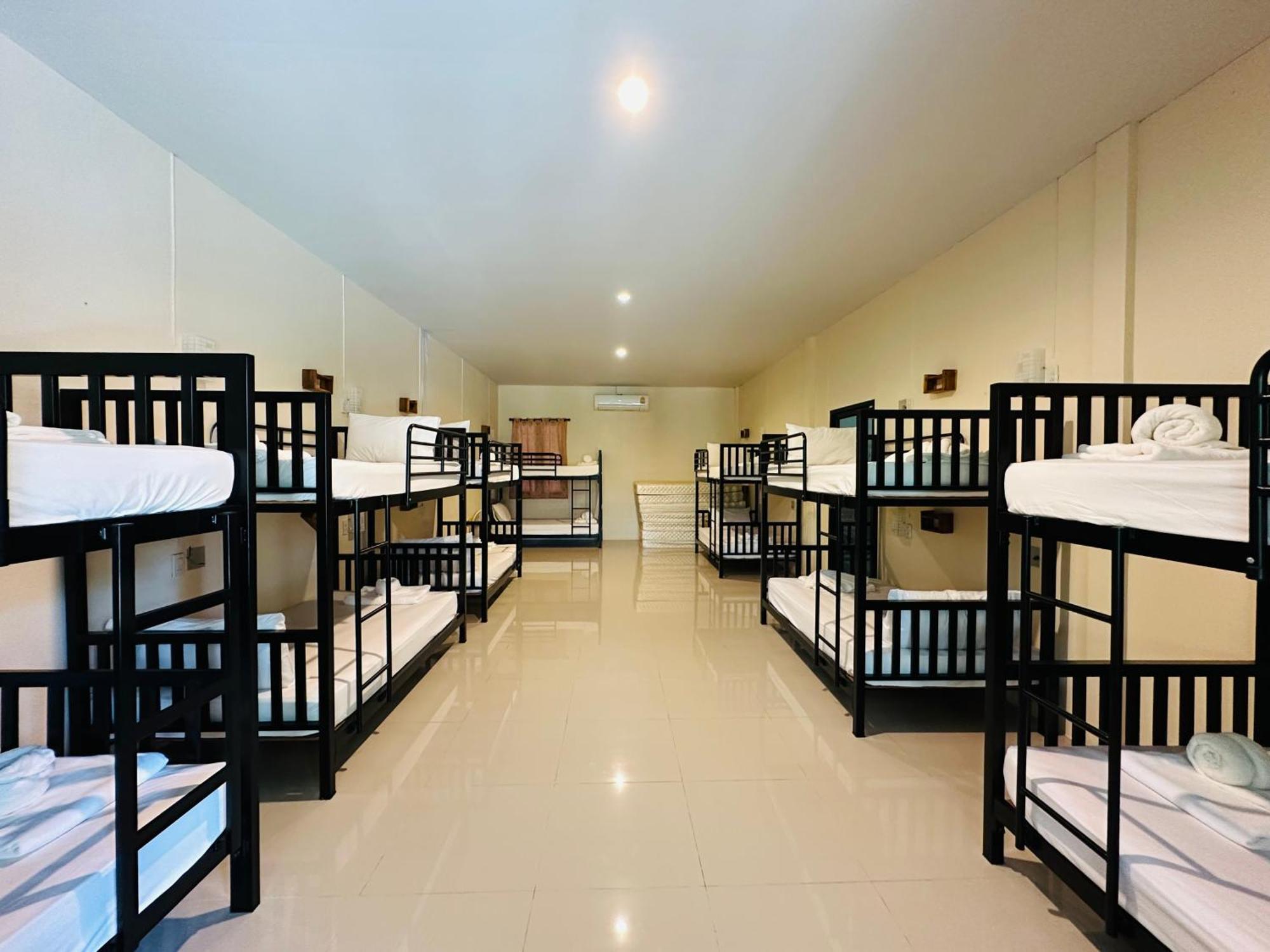 Koh Jum Bungalow & Hostel Екстер'єр фото