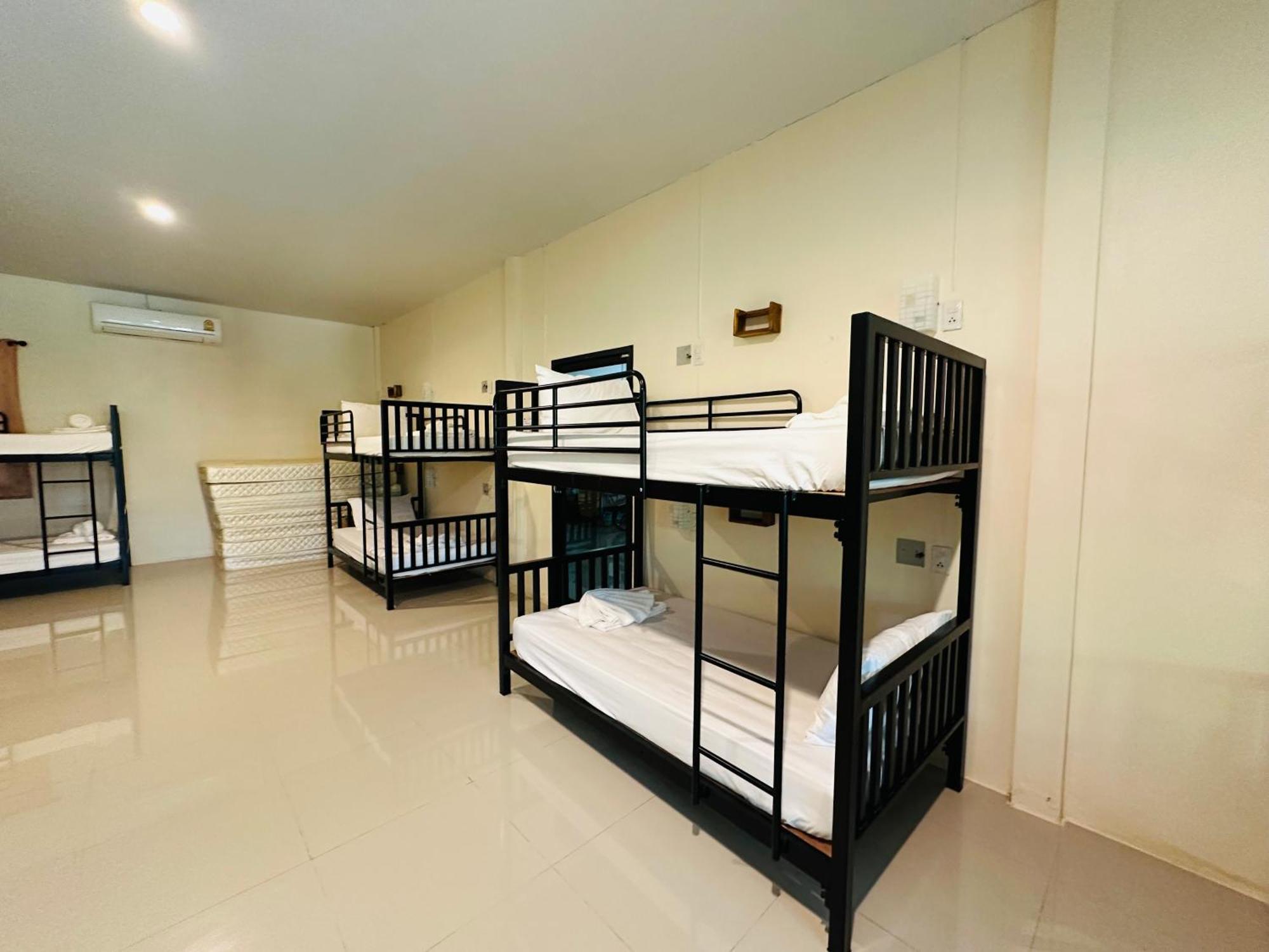 Koh Jum Bungalow & Hostel Екстер'єр фото