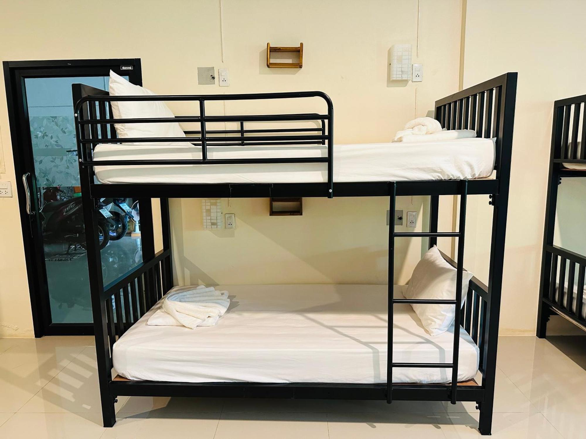 Koh Jum Bungalow & Hostel Екстер'єр фото