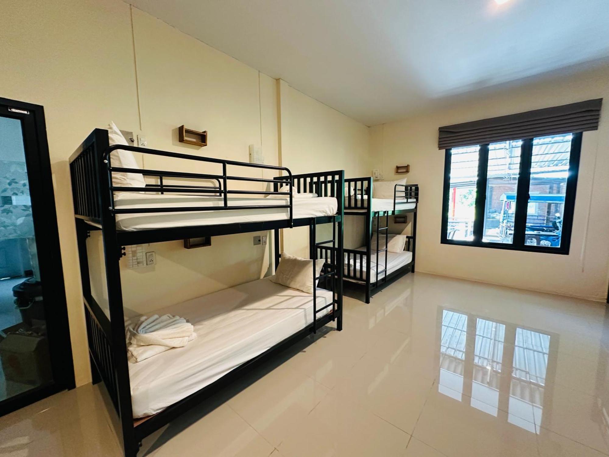 Koh Jum Bungalow & Hostel Екстер'єр фото