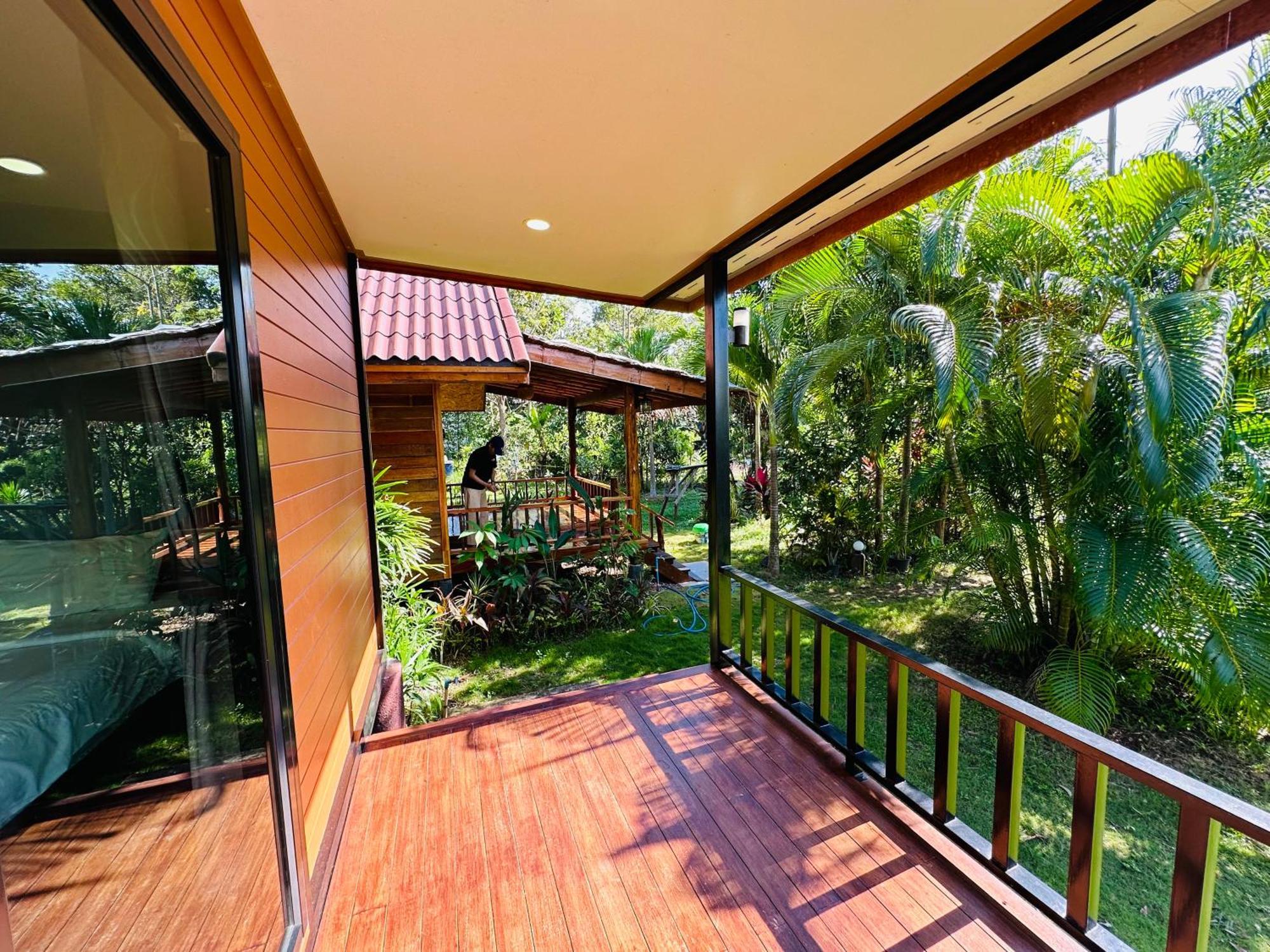 Koh Jum Bungalow & Hostel Екстер'єр фото