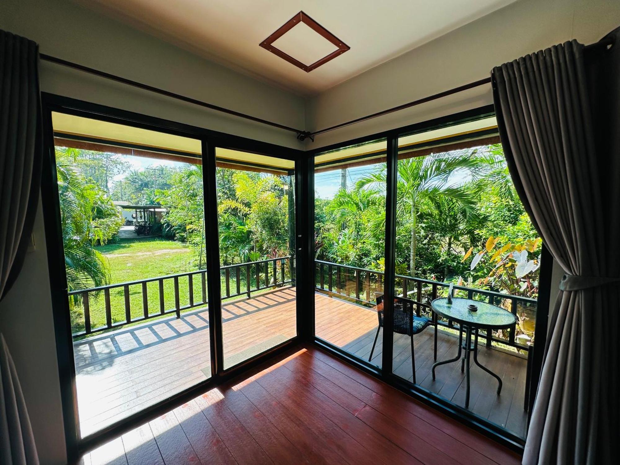 Koh Jum Bungalow & Hostel Екстер'єр фото