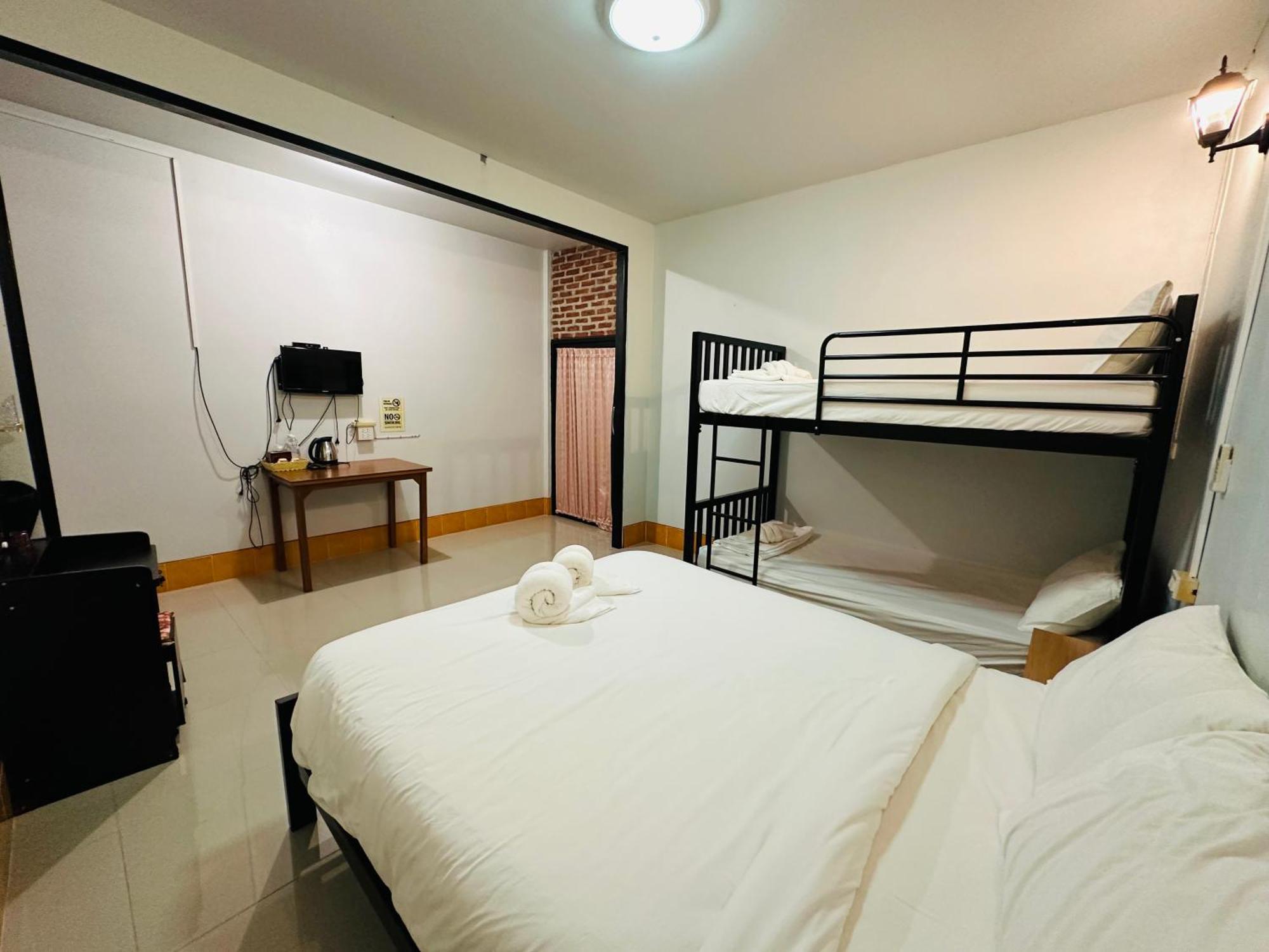 Koh Jum Bungalow & Hostel Екстер'єр фото