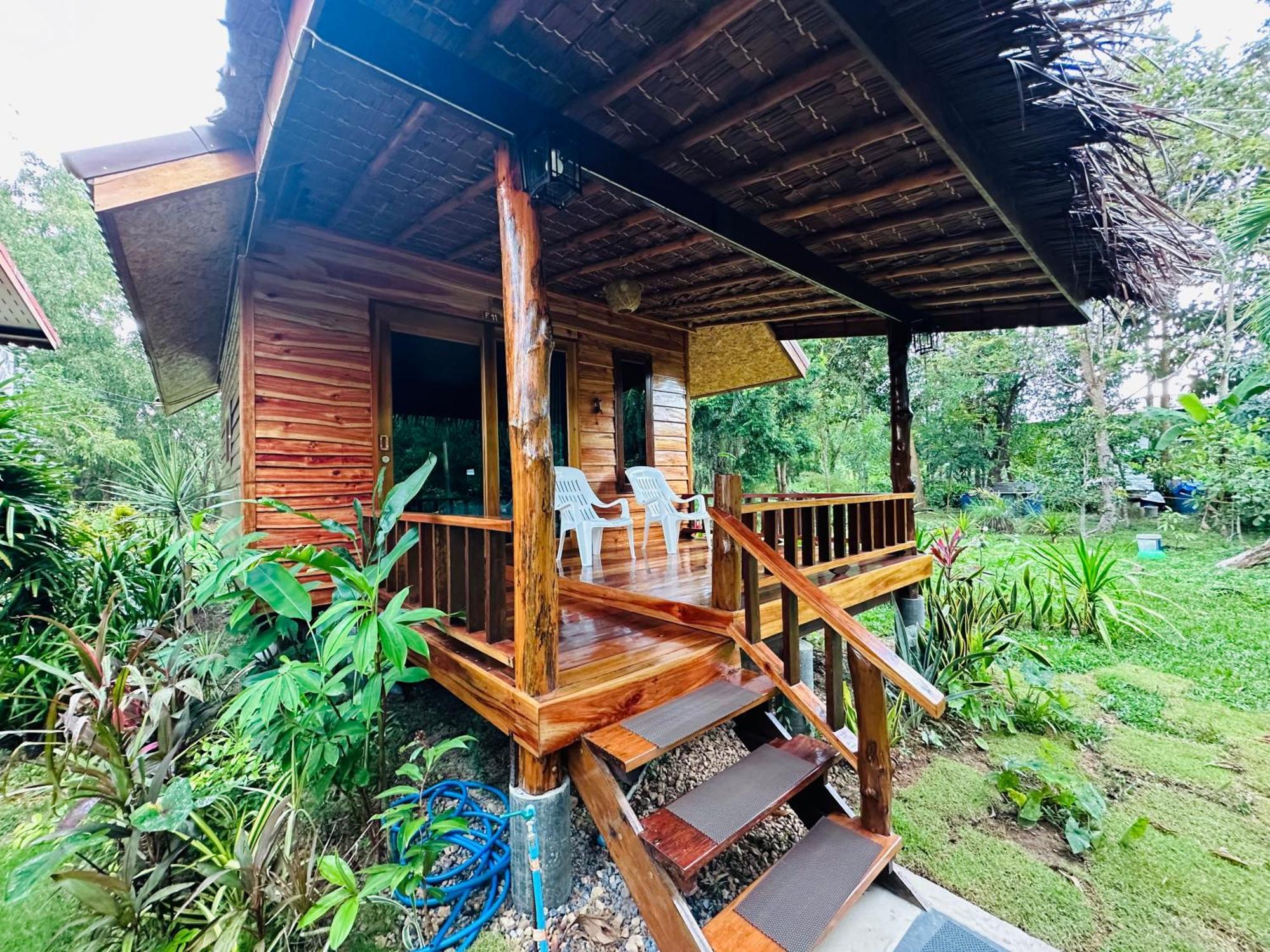 Koh Jum Bungalow & Hostel Екстер'єр фото