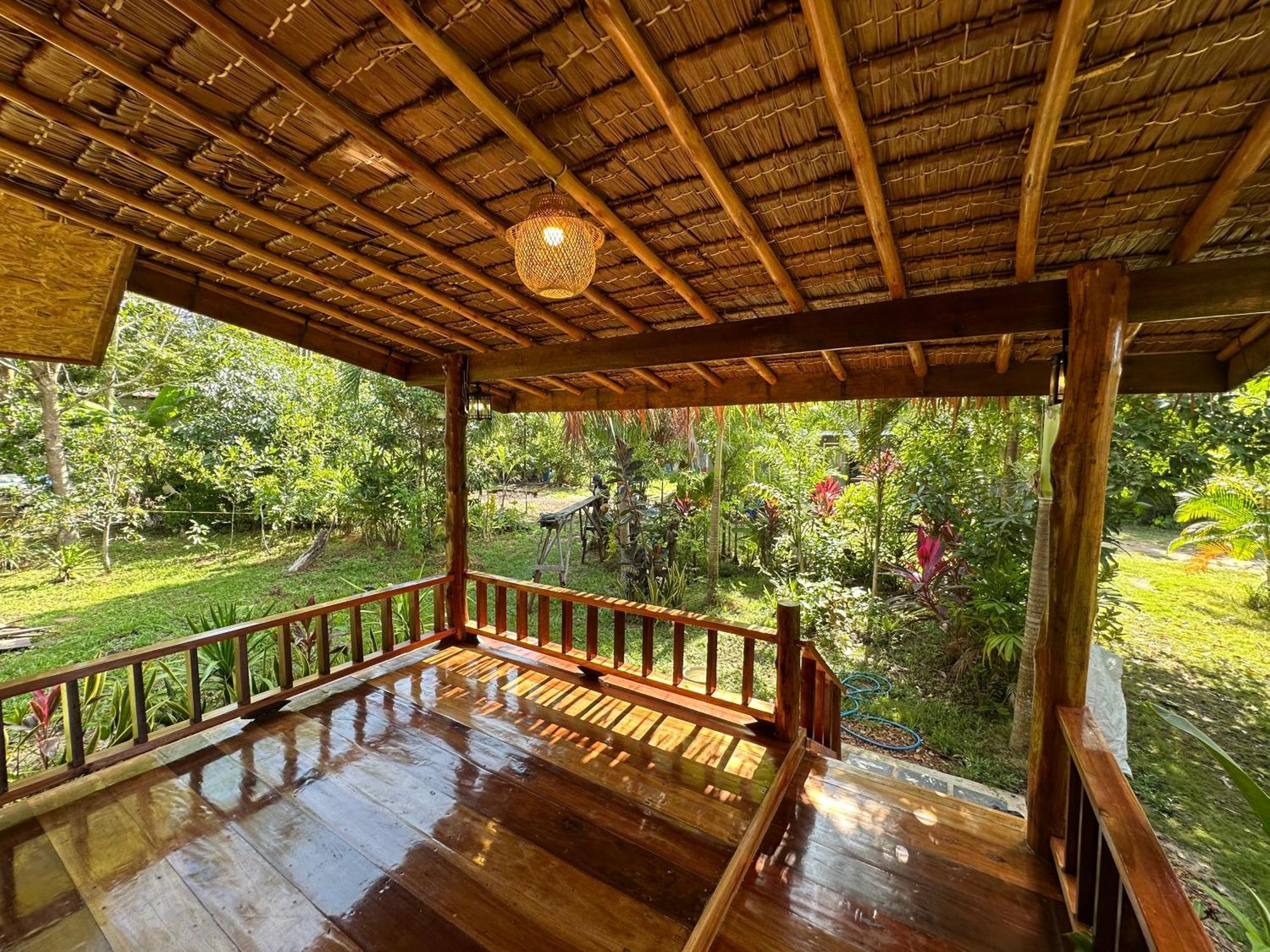 Koh Jum Bungalow & Hostel Екстер'єр фото