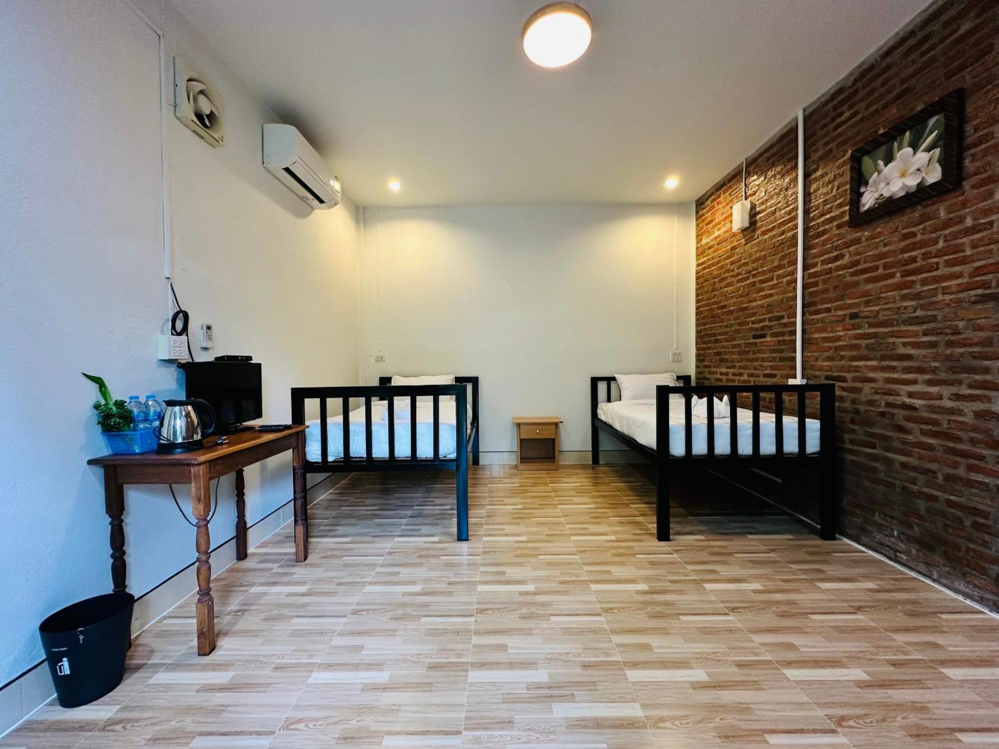 Koh Jum Bungalow & Hostel Екстер'єр фото