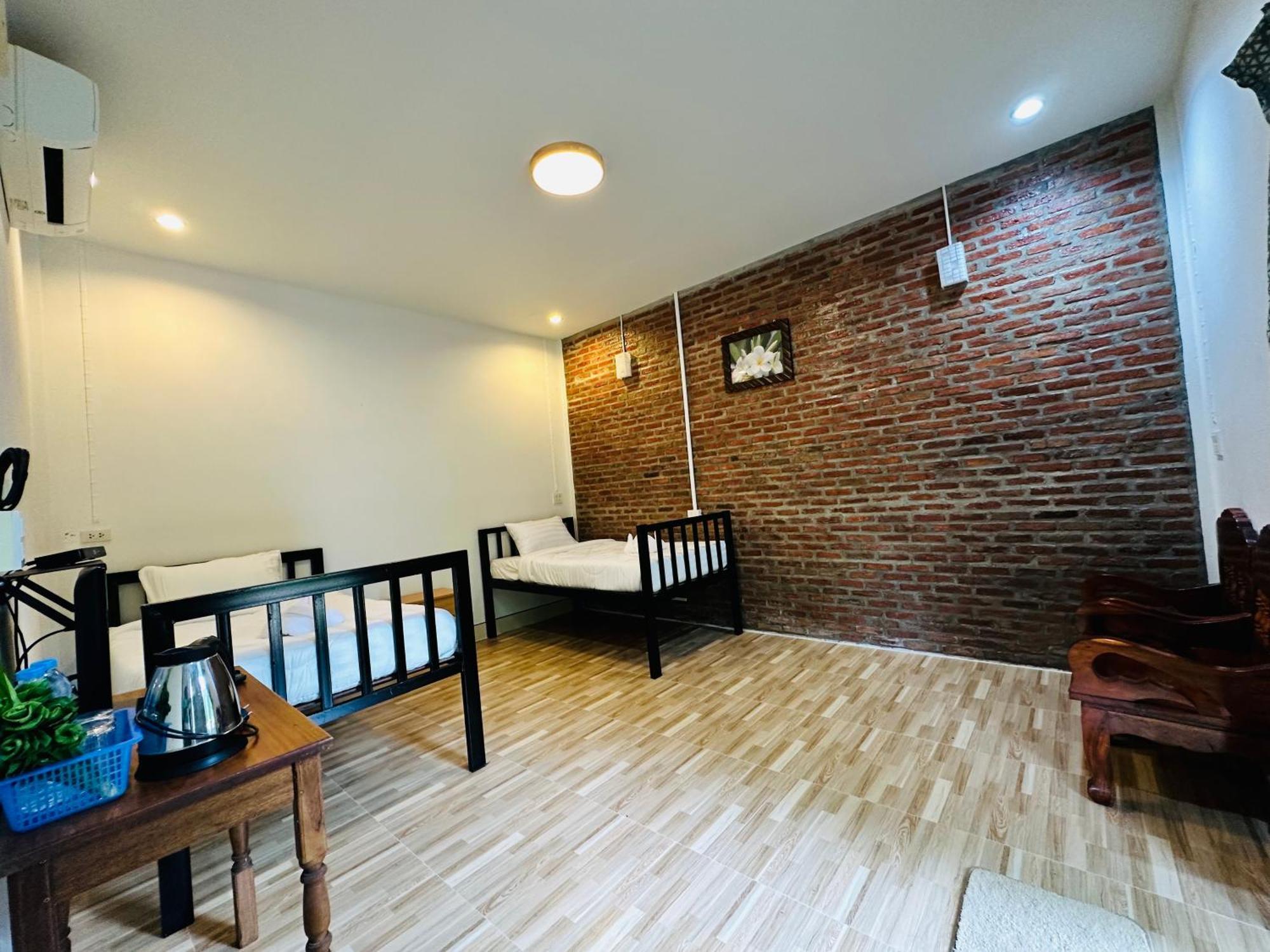 Koh Jum Bungalow & Hostel Екстер'єр фото