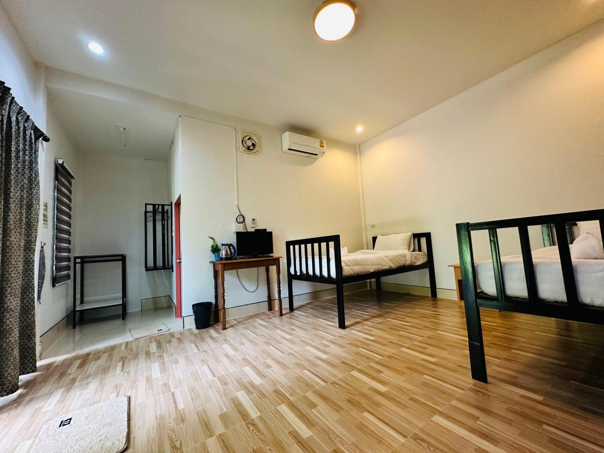 Koh Jum Bungalow & Hostel Екстер'єр фото